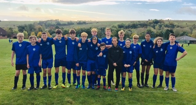 Frankie Naylor Sports Therapist Trains Ramsbury FC U15s